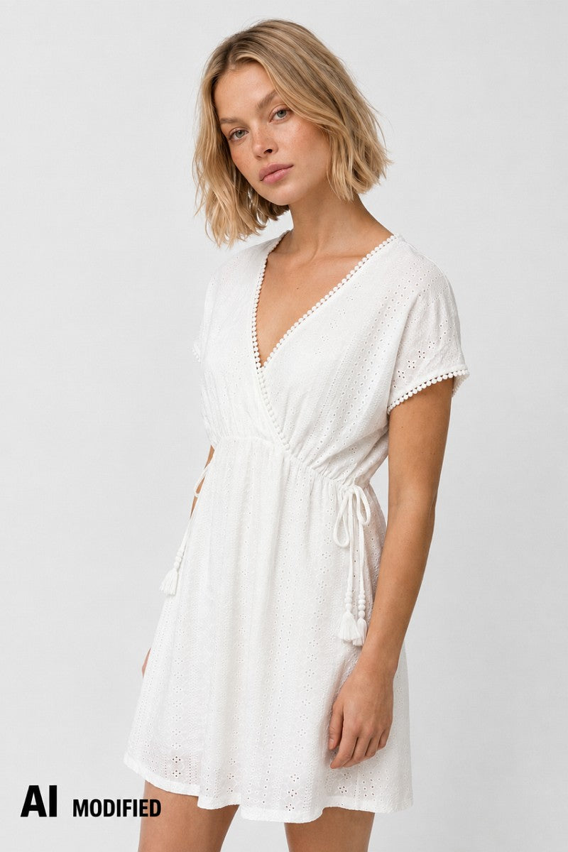 Hailys Damen Kleid Weiß Lochstickerei Wickeloptik V-Ausschnitt Tunika XS - XXL