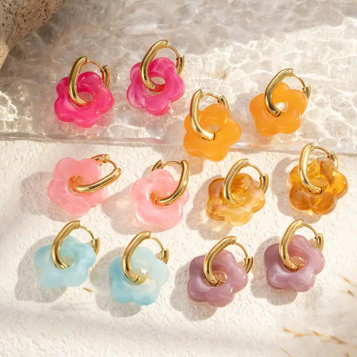 1 Paar Ohrringe Harzblumen aus farbigem Harz und Edelstahl, kleine Ringe - Harzschmuck